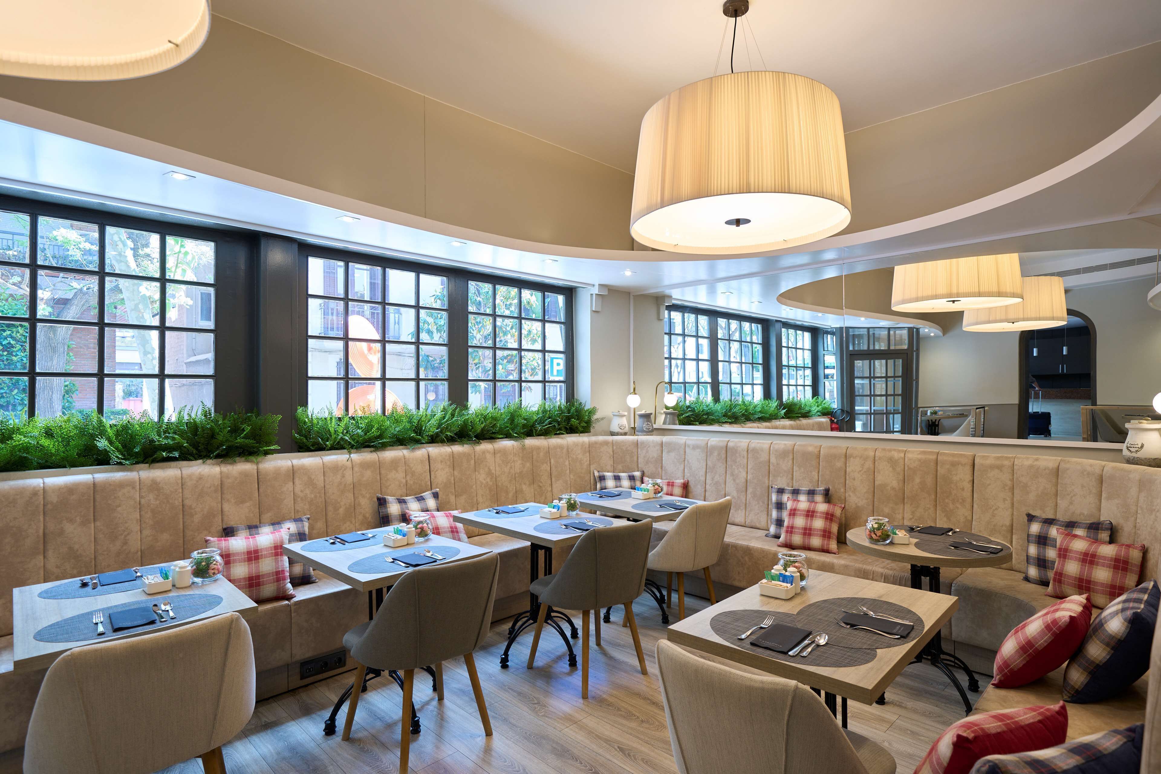 Morgenmadsbuffet hver dag (17 EUR pr. person)