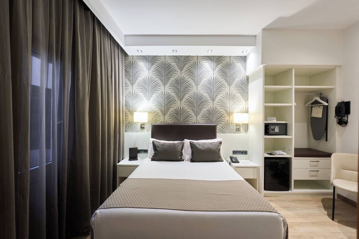 Minibar, in-room safe, desk, blackout drapes