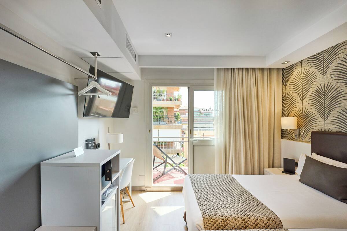 Minibar, in-room safe, desk, blackout drapes