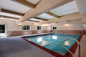 Piscine intérieure