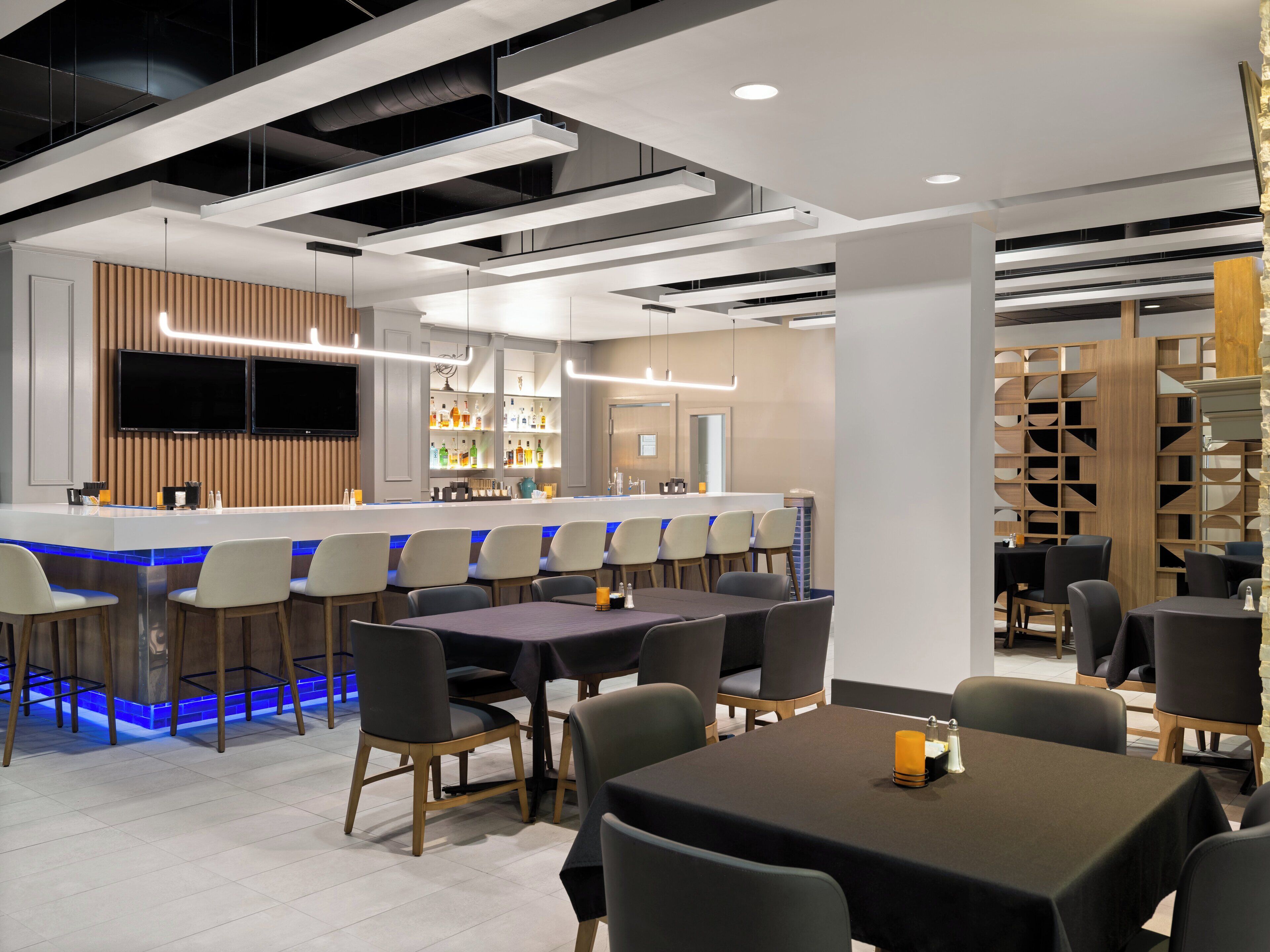 ランチ、ディナーに営業 (アメリカ料理)