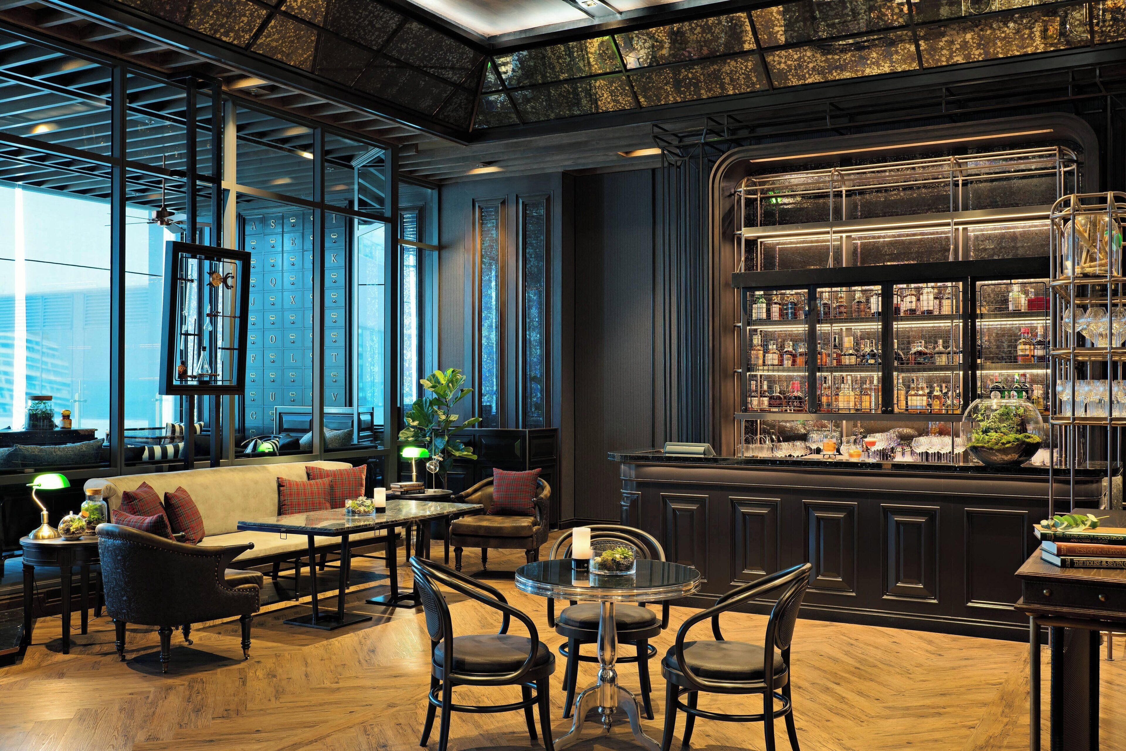 4 bars/lounges, sports bar, rooftop bar