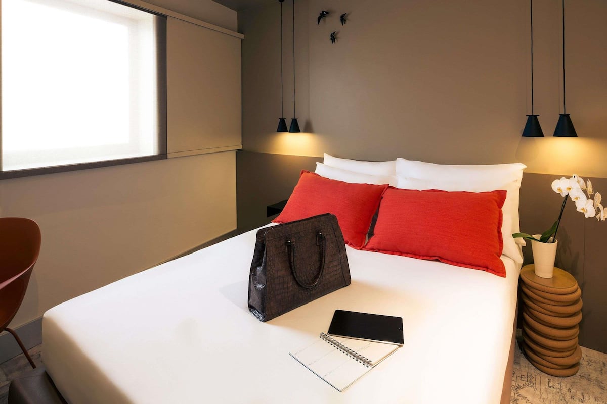 Quarto standard, 1 cama de casal | Roupas de cama antialérgicas, camas Select Comfort, frigobar