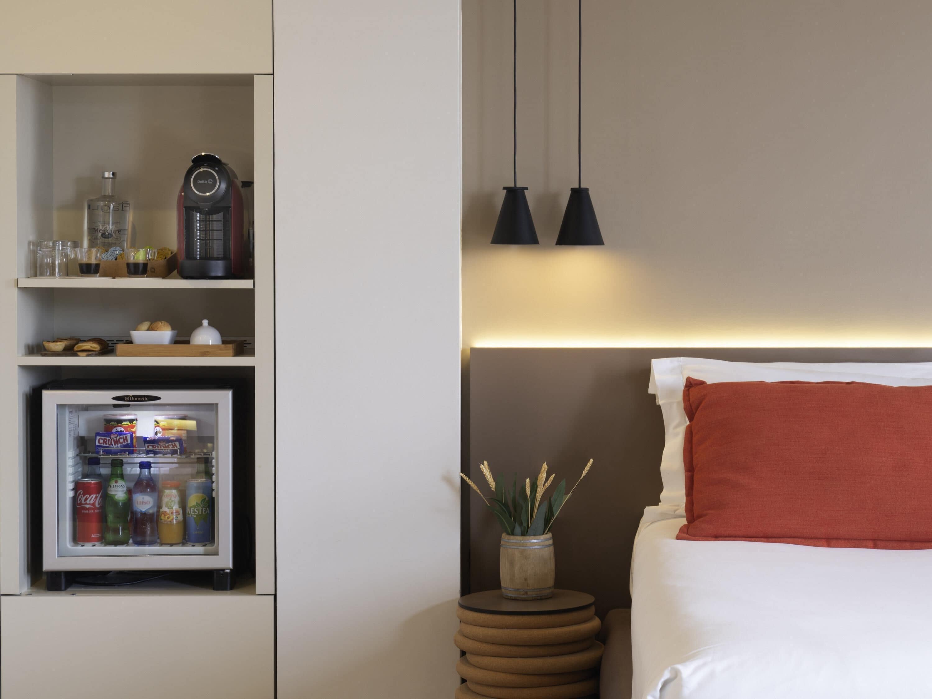 เครื่องนอนป้องกันสารก่อภูมิแพ้, เตียง Select Comfort, มินิบาร์