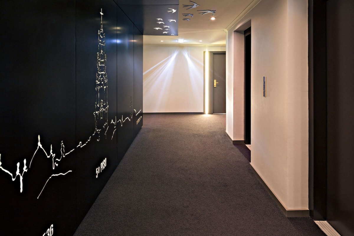 Superior Room, 2 Twin Beds, City View | Hypo-allergenic bedding, Select Comfort beds, minibar, in-room safe