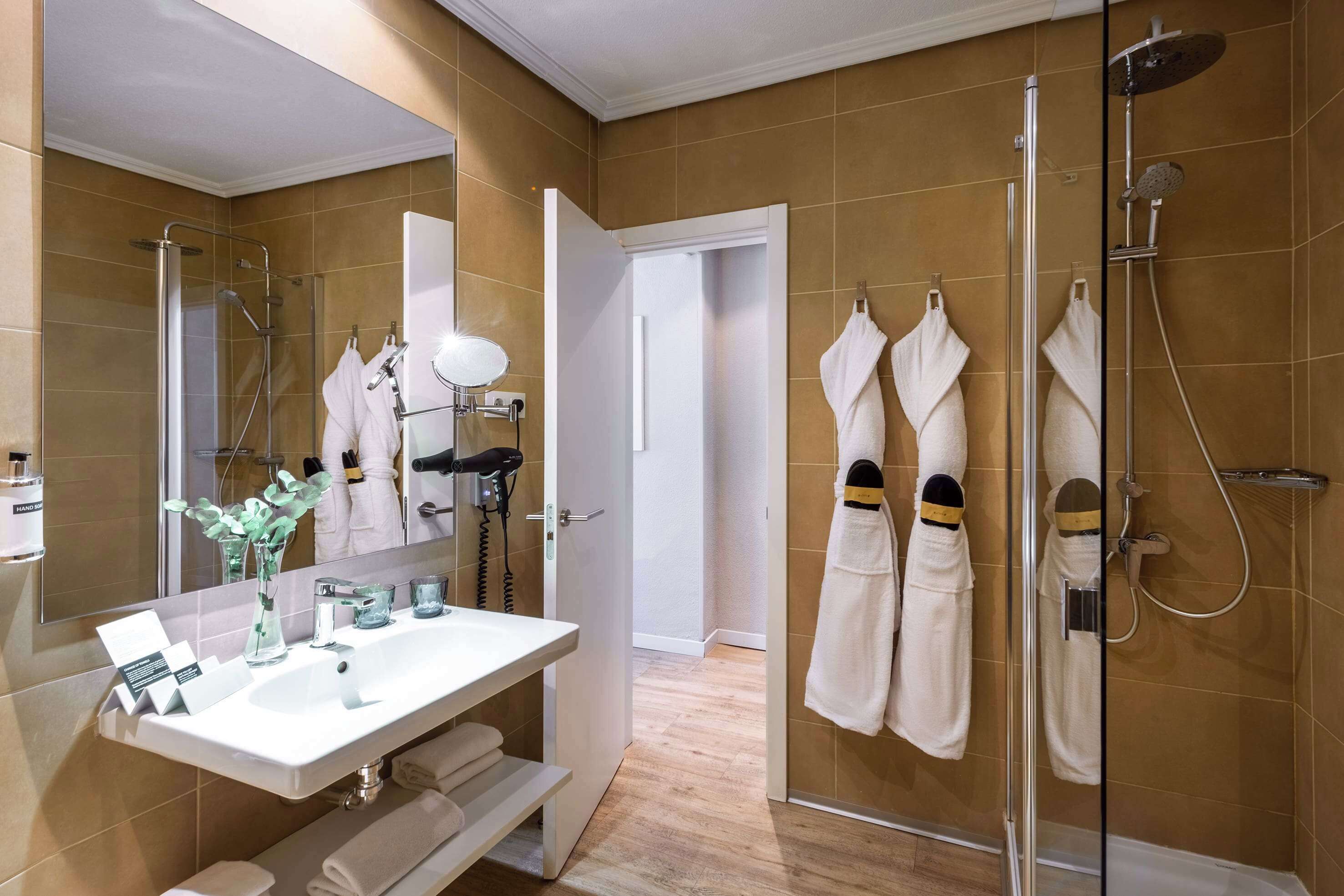 superior room | 1 bedroom, premium bedding, down duvets, memory-foam beds