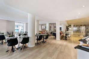 Restaurant - Hotel Madrid Gran Via 25 Affiliated by Meliá (Madrid)