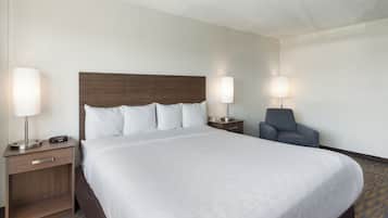 책상, 노트북 작업 공간, 암막 커튼, 다리미/다리미판