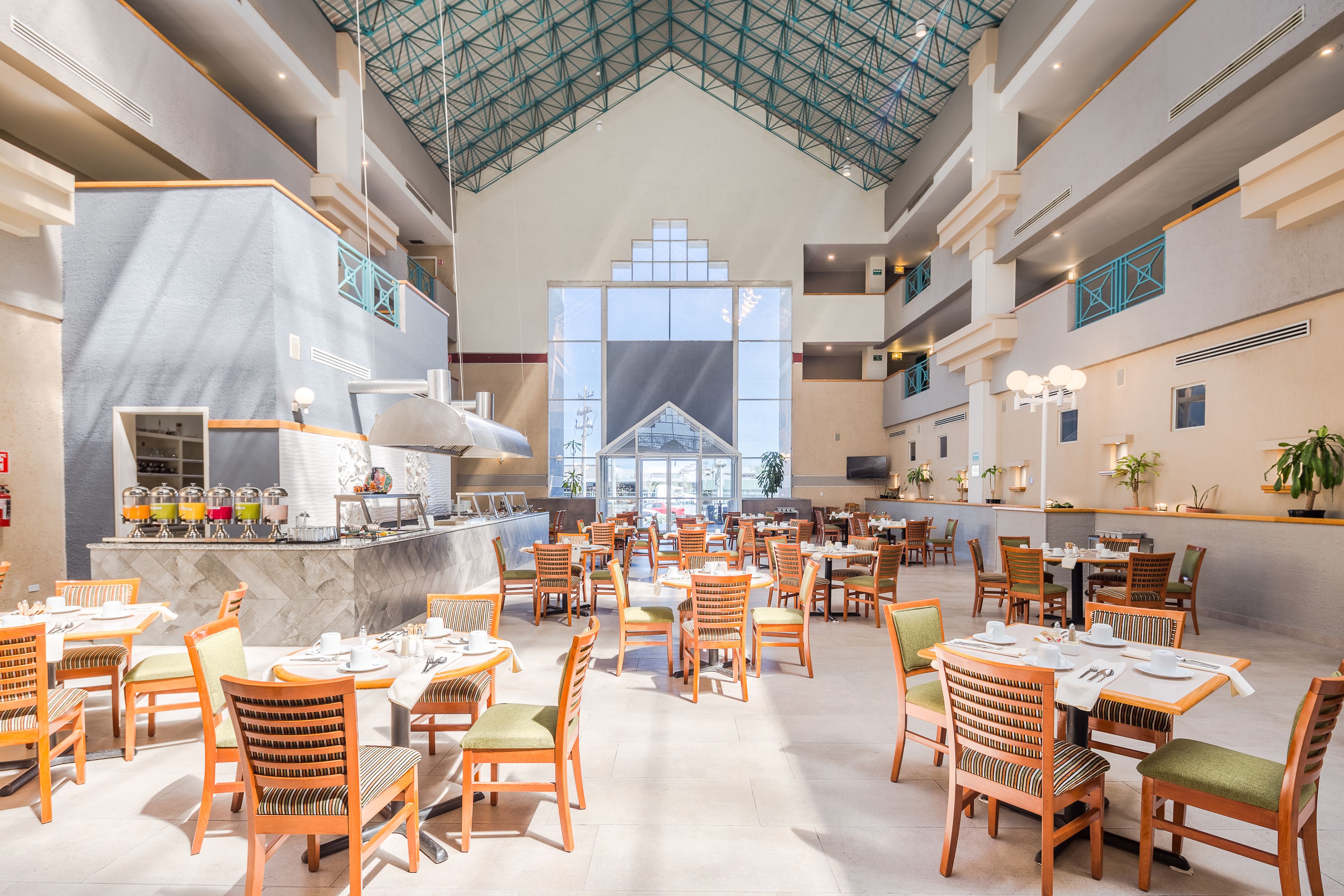 breakfast, lunch, dinner served; international cuisine