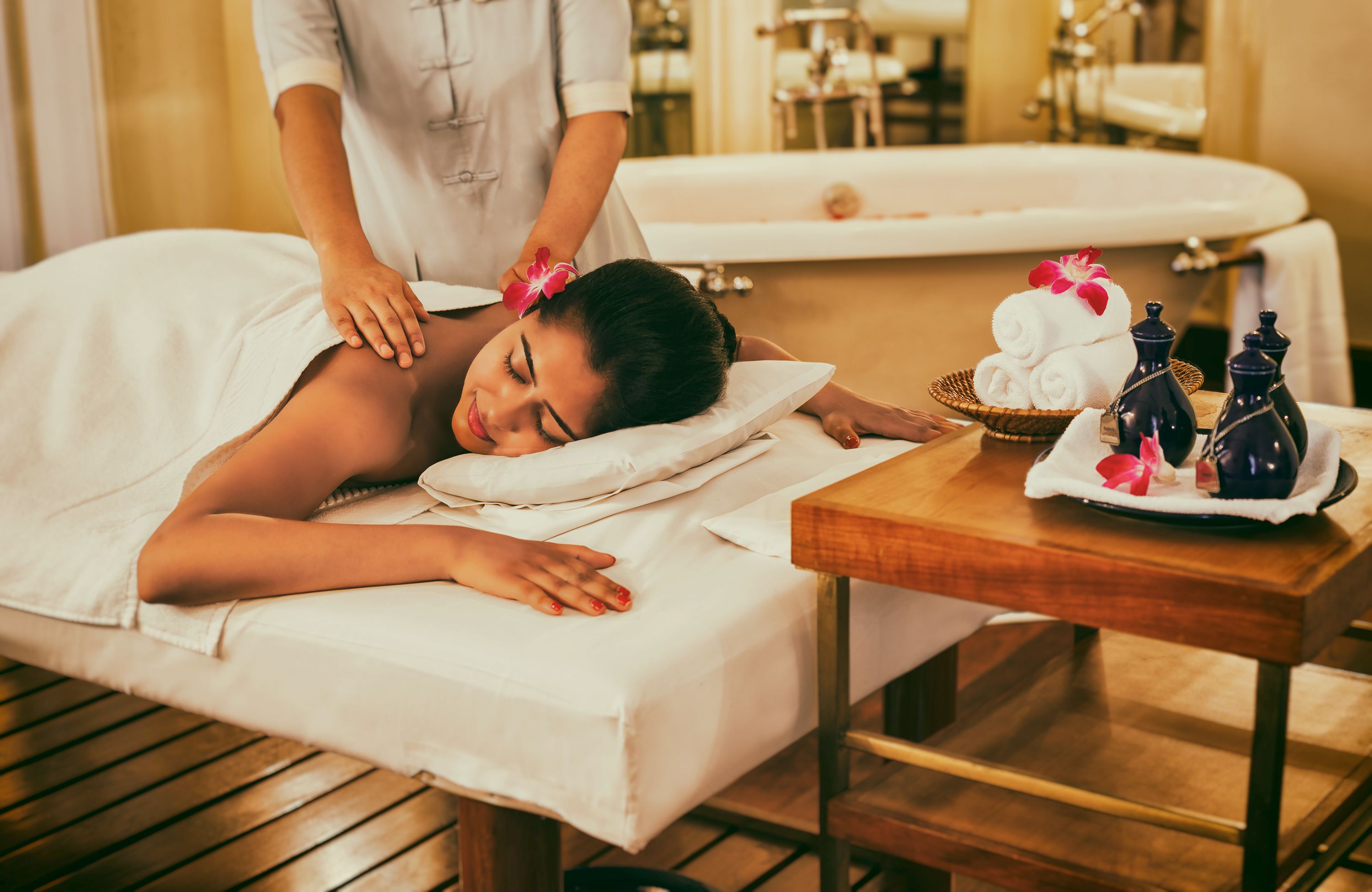 couples treatment room(s), body treatments, aromatherapy, thai massages
