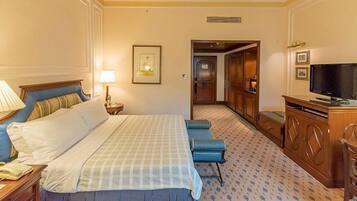 Luxury Room | Premium bedding, minibar, in-room safe, desk