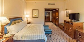Luxury Room | Premium bedding, minibar, in-room safe, desk