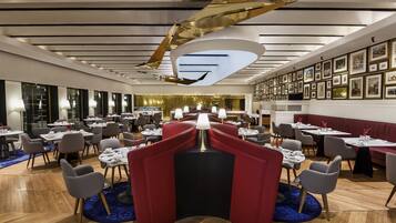 Daily full breakfast for a fee