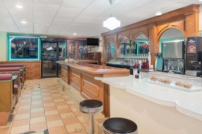 Howard Johnson by Wyndham Saugerties