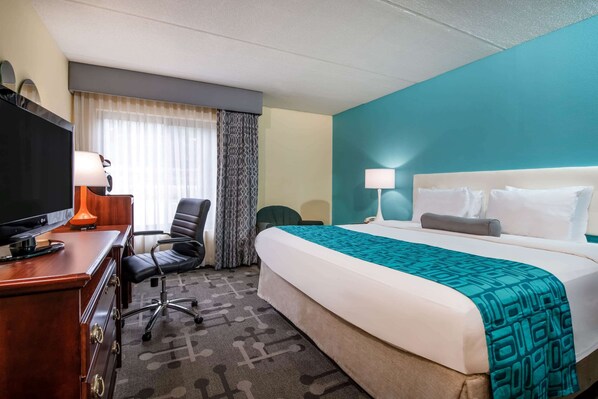 Habitación, 1 cama King size, para no fumadores | Escritorio, tabla de planchar con plancha y cunas gratuitas 