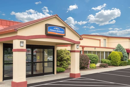 Exterior. Howard Johnson by Wyndham Saugerties