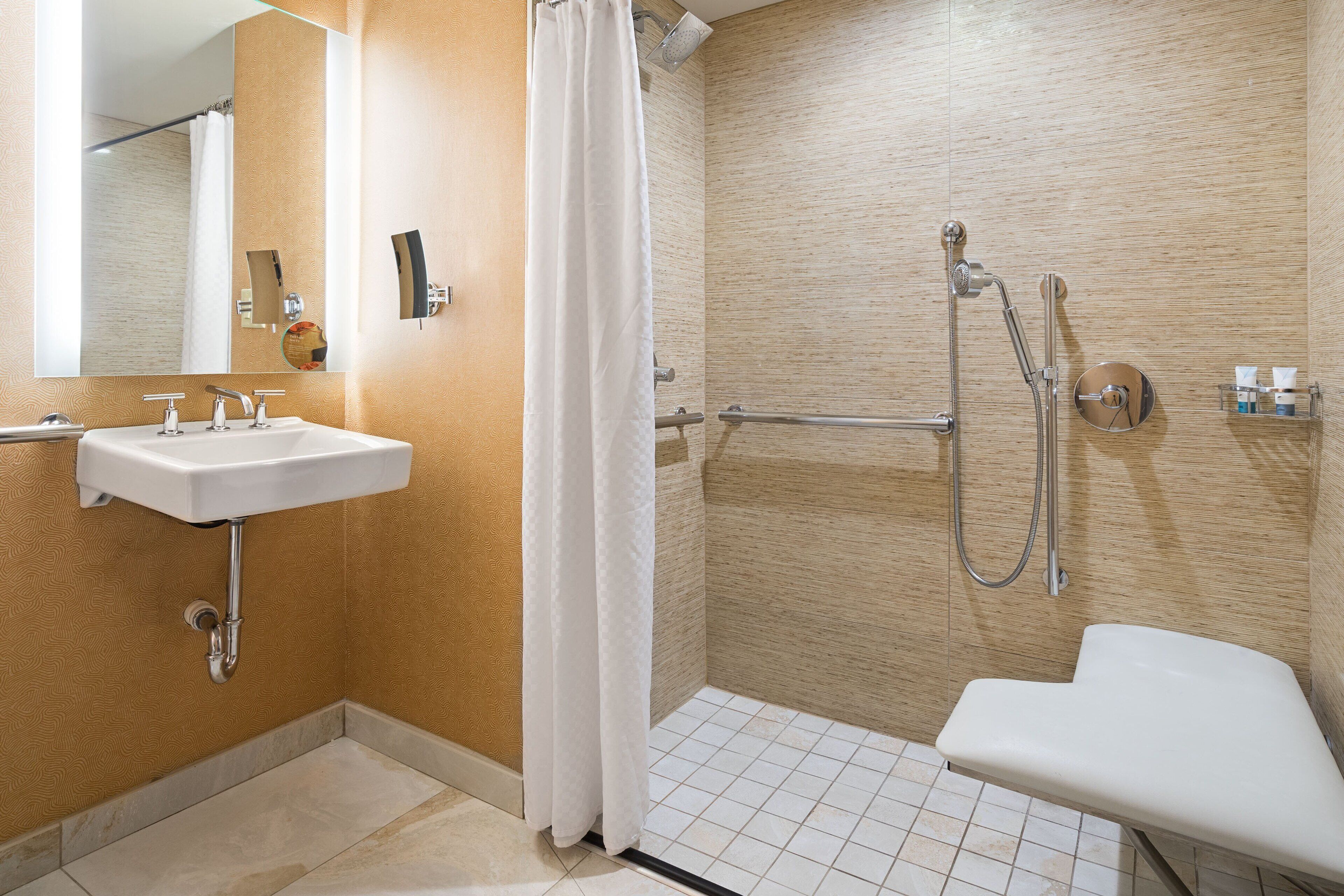 combined shower/bathtub, hair dryer