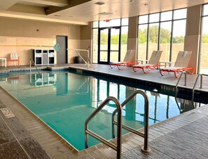 Una piscina cubierta