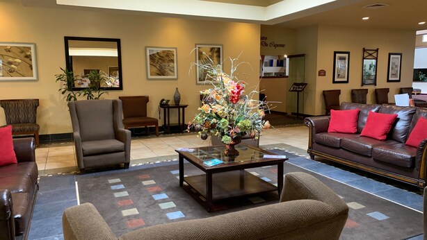 Lobby sitting area - Hotel Lafayette LA North (Lafayette)