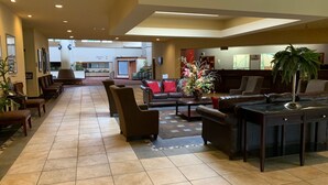 Lobby sitting area - Hotel Lafayette LA North (Lafayette)