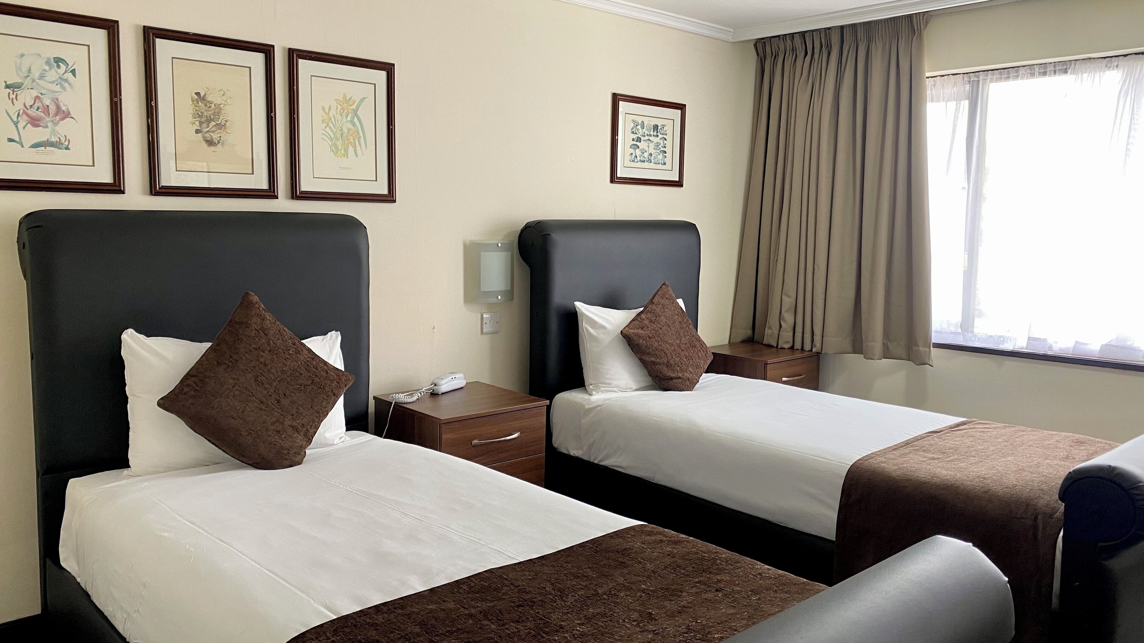 Photo - Europa Gatwick Hotel