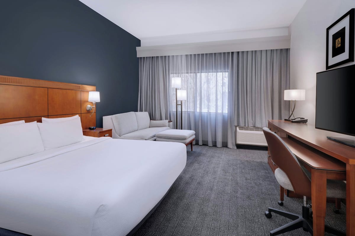 In-room safe, desk, iron/ironing board, free cots/infant beds