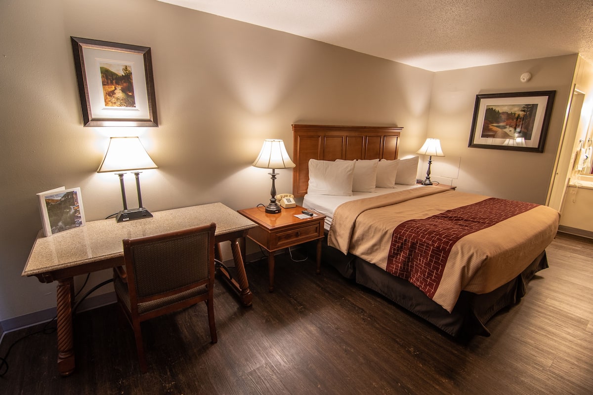 Kamer, 1 kingsize bed | 1 slaapkamer, gratis wifi, beddengoed