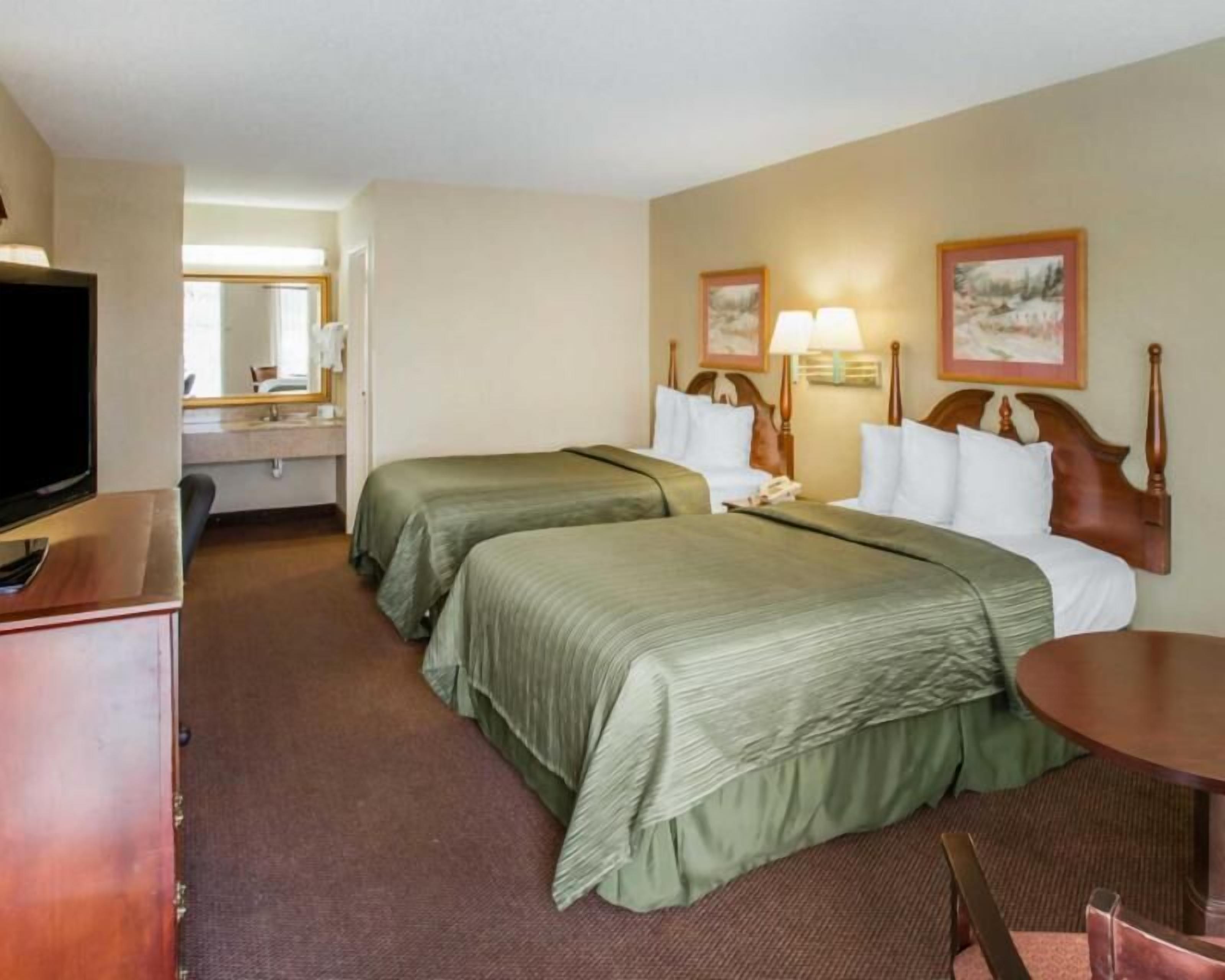 Desk, iron/ironing board, rollaway beds, free WiFi