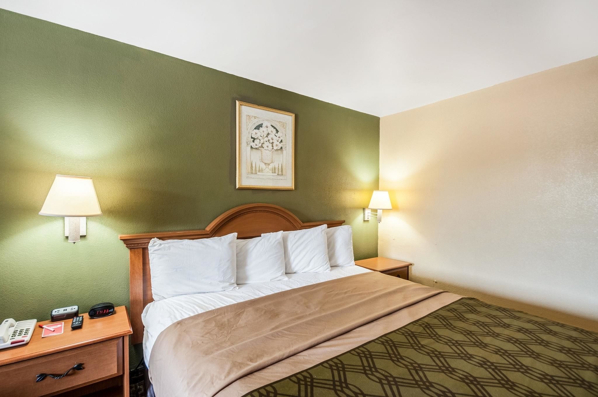 Camera Standard, 1 letto king, non fumatori | Una scrivania, Wi-Fi gratuito, lenzuola