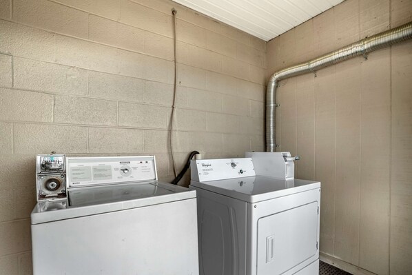Laundry room - Econo Lodge Easton Route 50 (Easton)