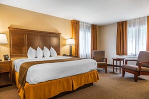 Non Lakeside Superior Room, 1 King bed | 高級寝具、デスク、ノートパソコン用作業スペース、遮光カーテン