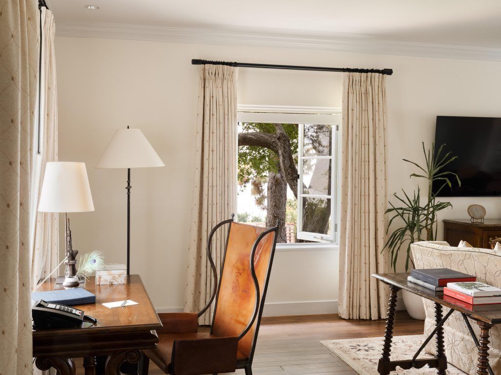 suite, 2 bedrooms (oak tree) | 1 bedroom, premium bedding, down duvets, minibar