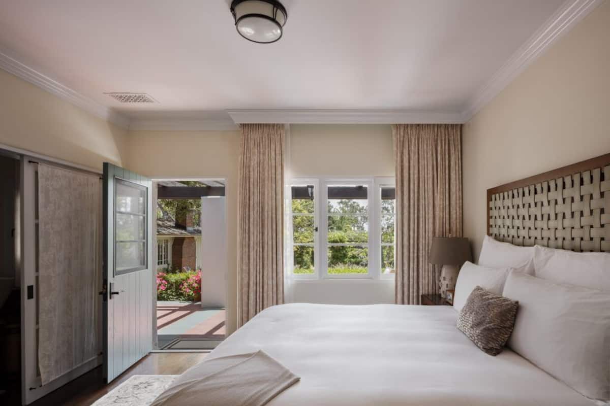 1 habitación, ropa de cama de alta calidad, cubrecamas y minibar