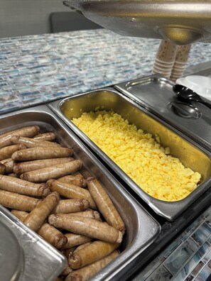 Free daily continental breakfast 