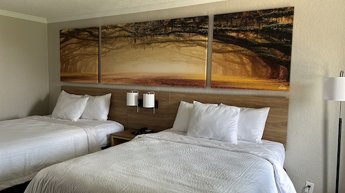 Days Inn by Wyndham Hinesville Near Fort Stewart