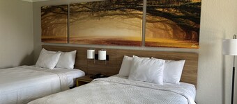 デイズ イン バイ ウィンダム ハインズビル ニア フォート スチュワート