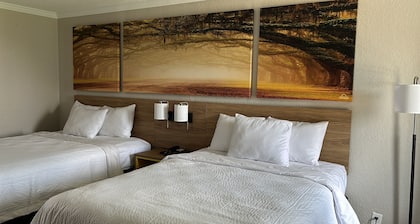 Days Inn by Wyndham Hinesville Near Fort Stewart