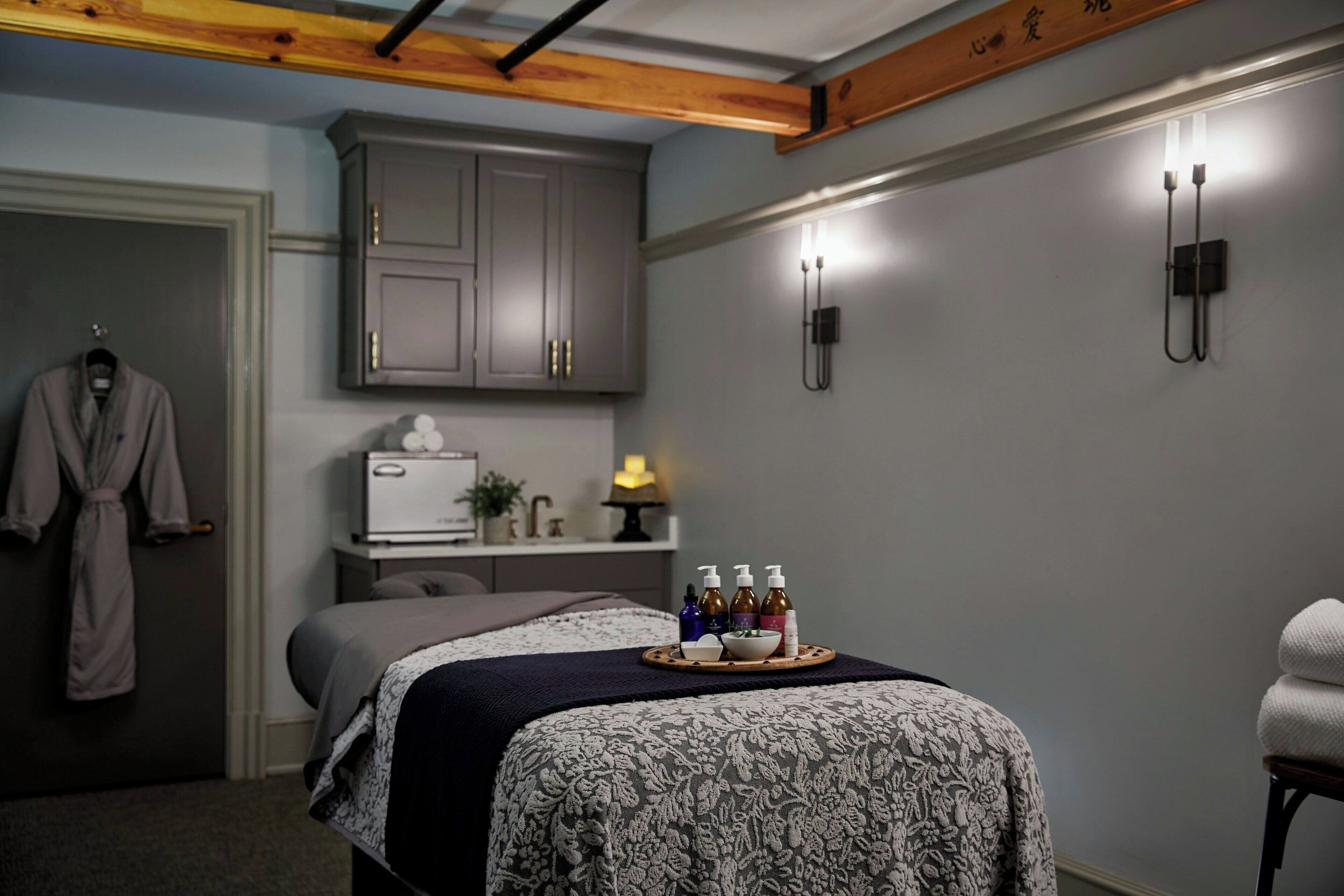 sauna, hot tub, steam room, body treatments, aromatherapy, body wraps