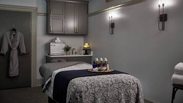 Sauna, hot tub, steam room, body treatments, aromatherapy, body wraps