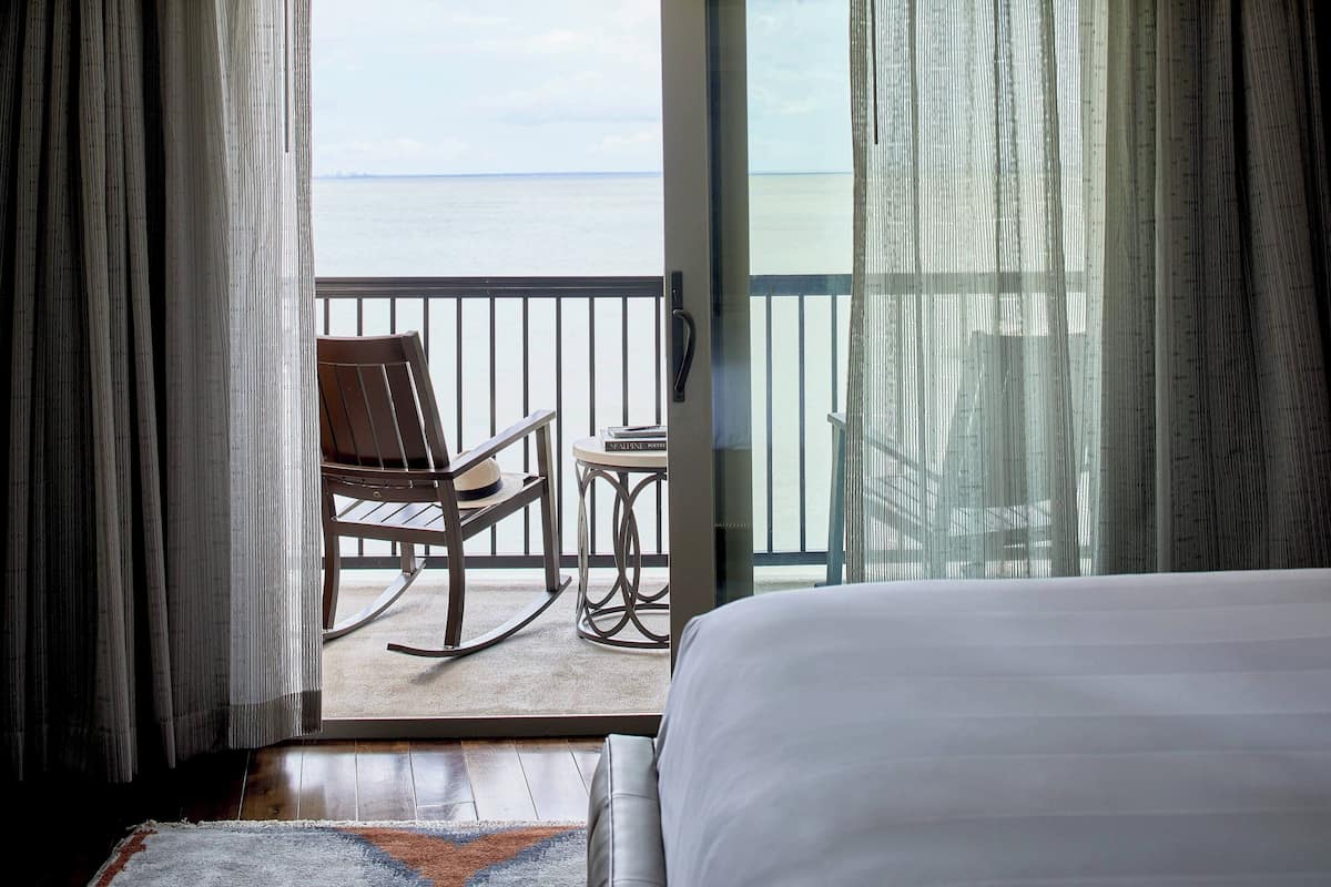 premium bedding, in-room safe, desk, blackout curtains