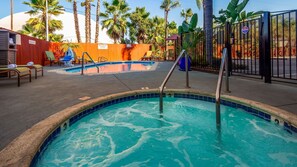 Outdoor pool - Best Western Plus La Mesa San Diego (La Mesa)