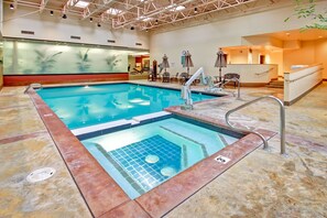 室内游泳池