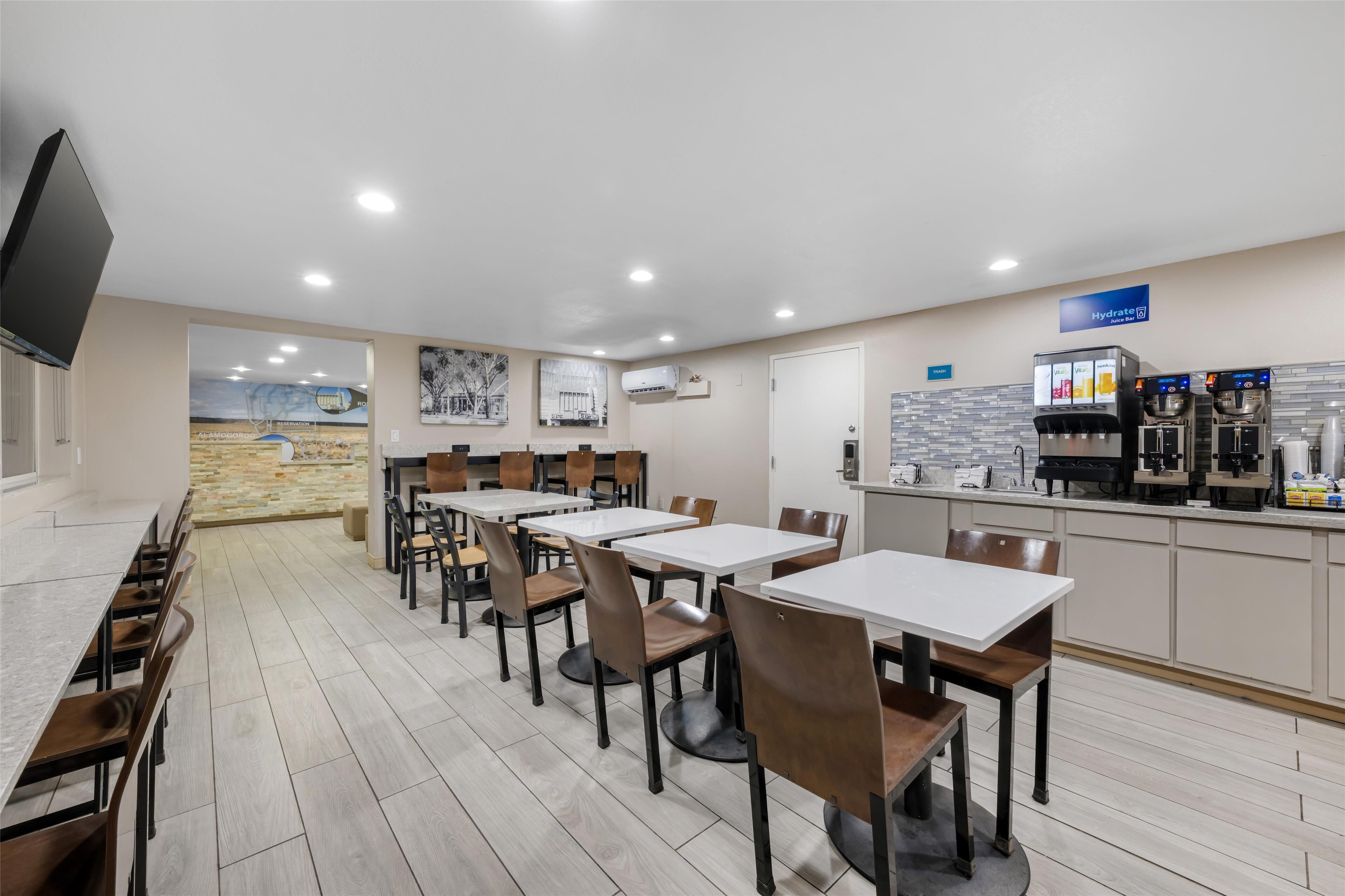 free daily continental breakfast