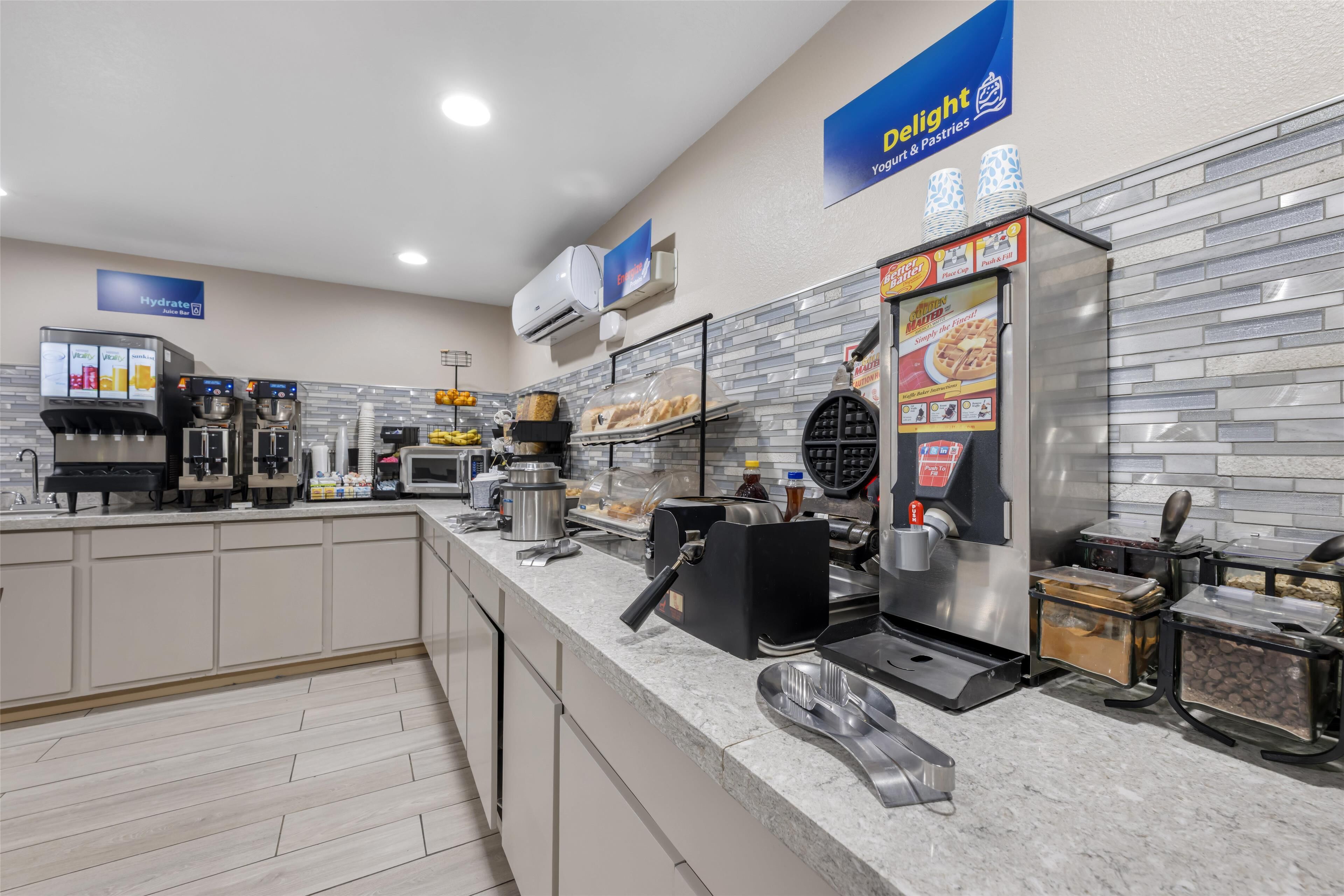 free daily continental breakfast