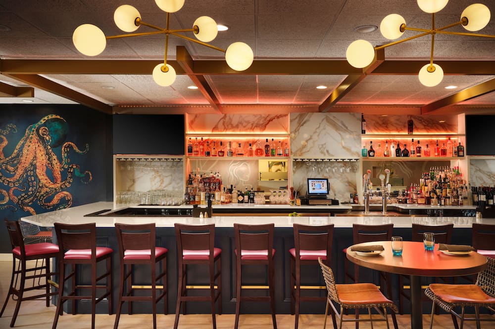 Holiday Inn Hotel & Suites Boston - Peabody by IHG