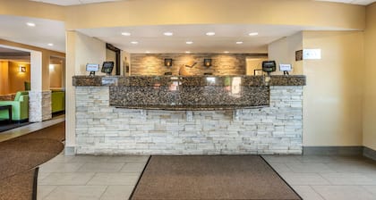 Comfort Inn & Suites East Hartford - Hartford