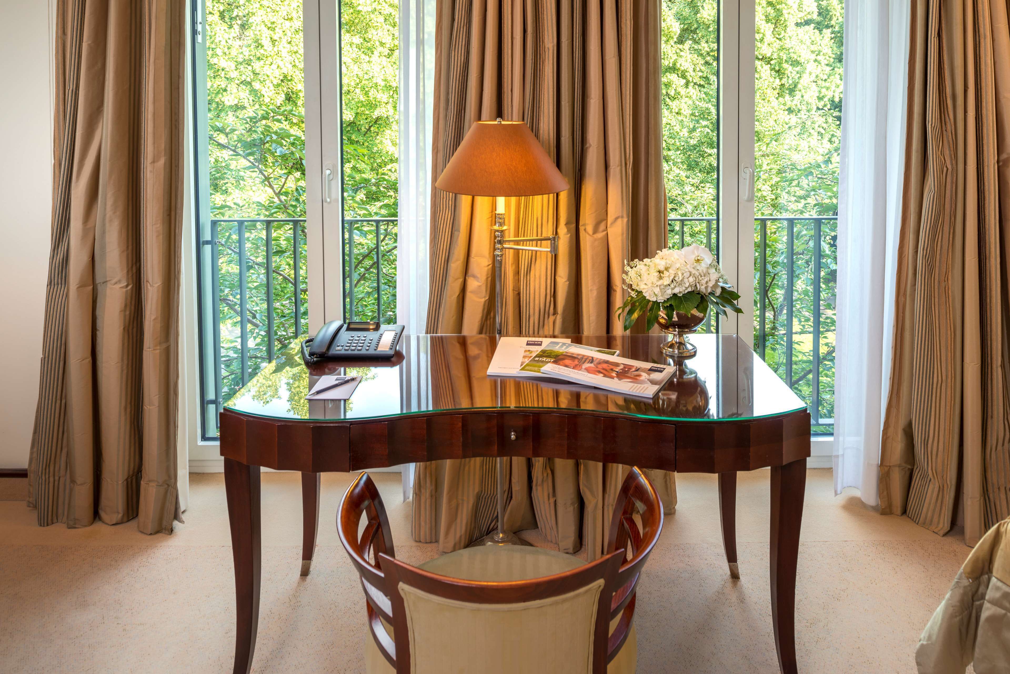 1 bedroom, hypo-allergenic bedding, minibar, in-room safe