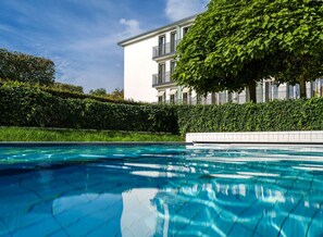 Outdoor pool, sun loungers