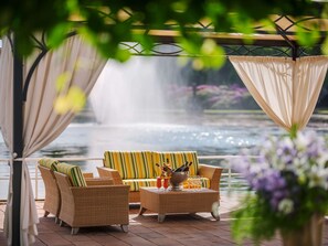 Outdoor pool, pool loungers