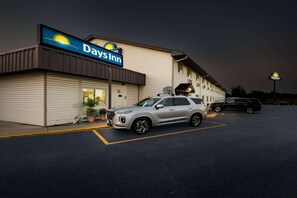 Exterior - Days Inn by Wyndham Ankeny - Des Moines (Ankeny)